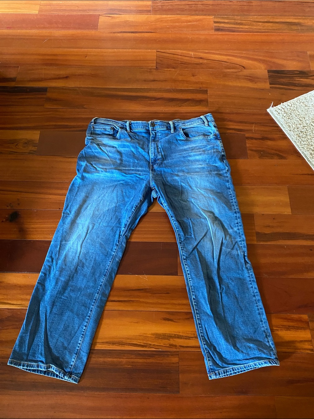 Relaxed Men’s Jeans — Classic Blue Wash